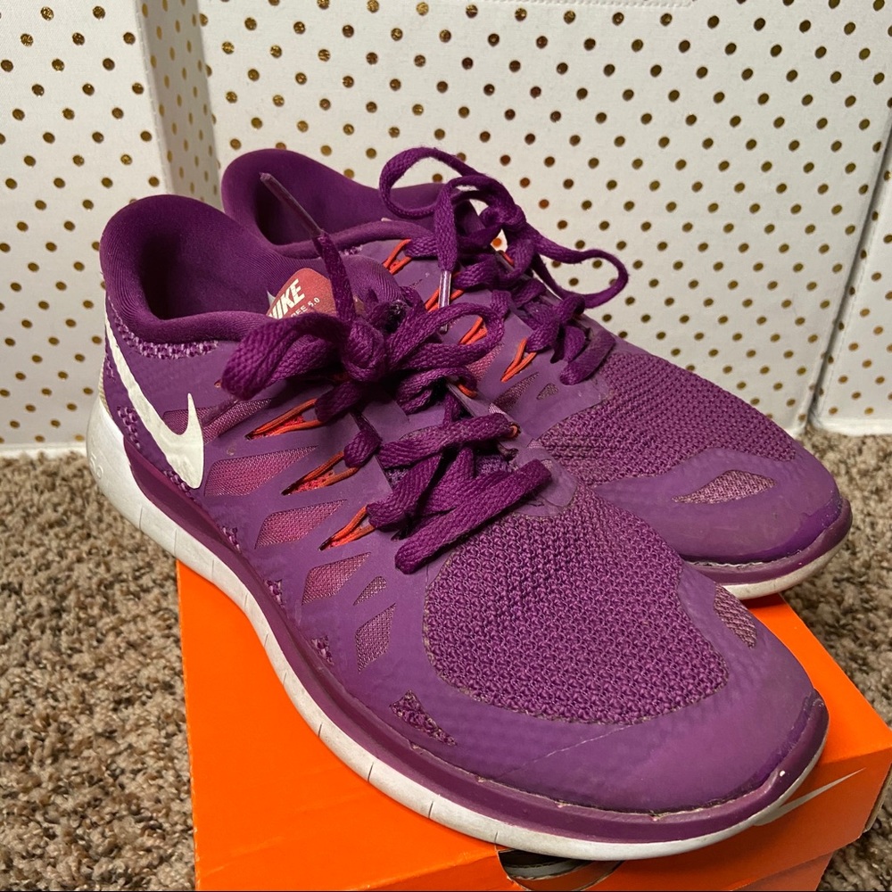Nike free run purple tennis shoes